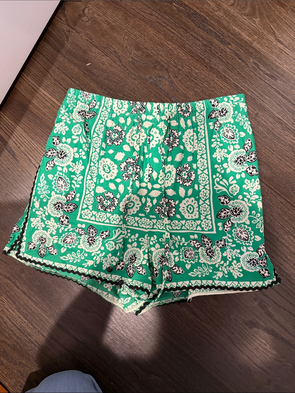 Green Floral Print Women’s Shorts